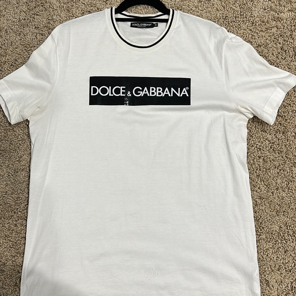 Dolce and Gabbana T shirt Men XL slight tear on bottom front